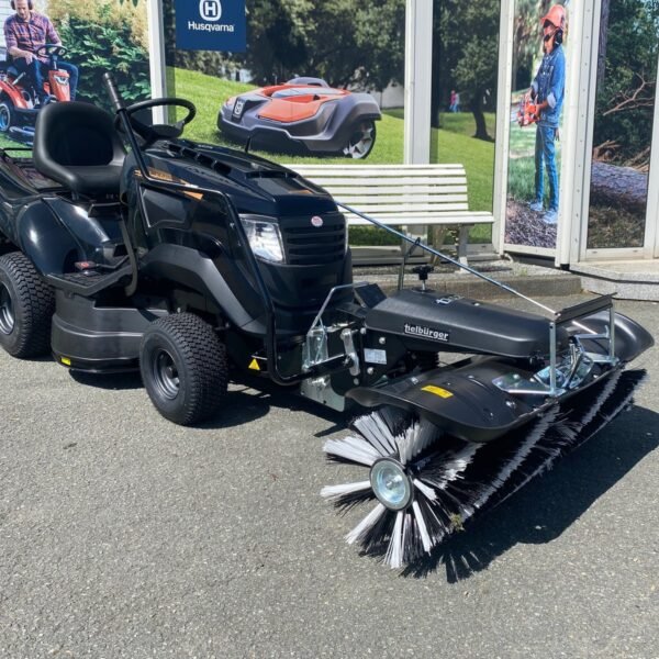 Black Edition Rasentraktor Pro 225/92 Twin H mit Kehrmaschine
