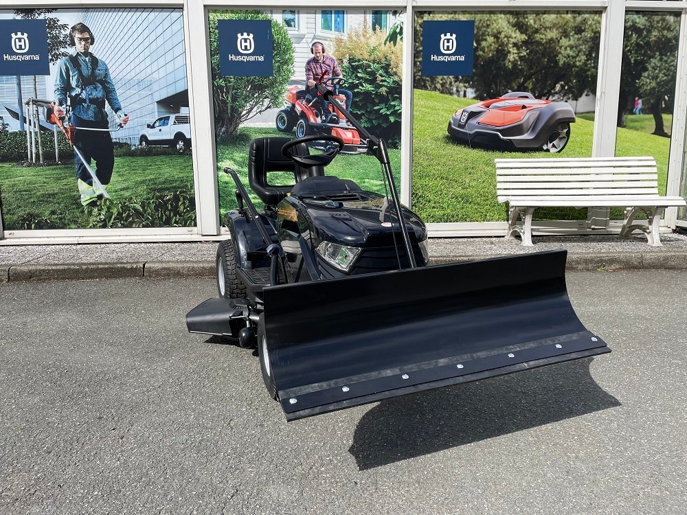 Pro155_98S-Winter_01.jpg Black Edition Stiga Rasentraktor Pro 155/98 SD mit Winterpaket – Bild 1