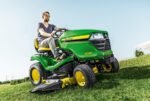 JOHN DEERE Rasentraktor X380 – Bild 2