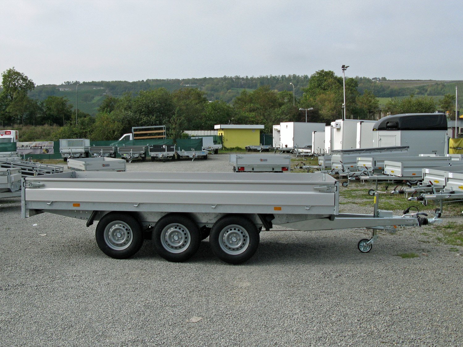 Hapert Azure H-3 – 3500 – 4550 x 2400 3 Achser – Parabelfederung – Bild 9