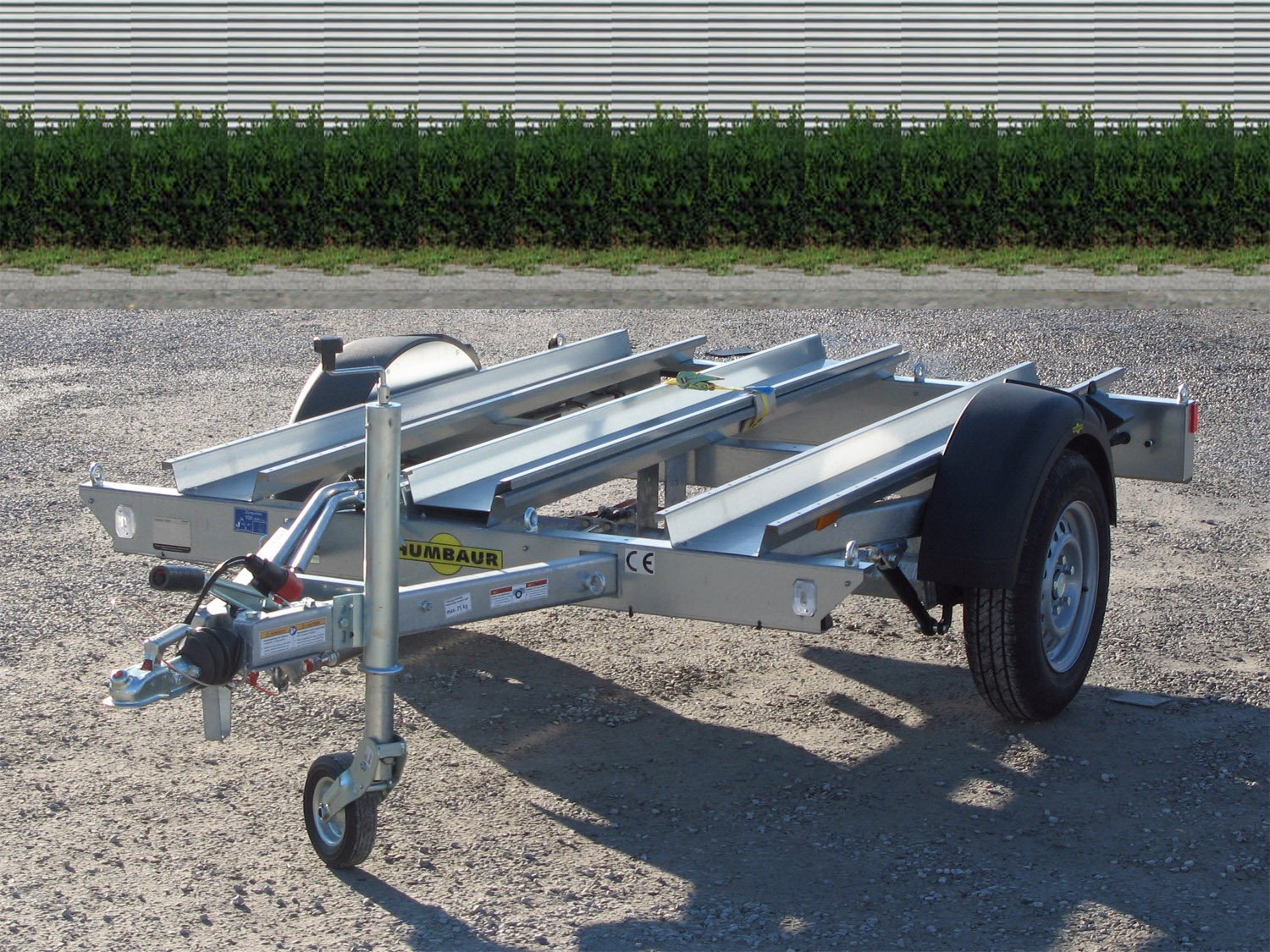hu4013_humbaur_hm102113_3oiGRTVwofskYT.jpg Humbaur HM102113 Motorradtransporter mit 3 Motorradschienen – Bild 1